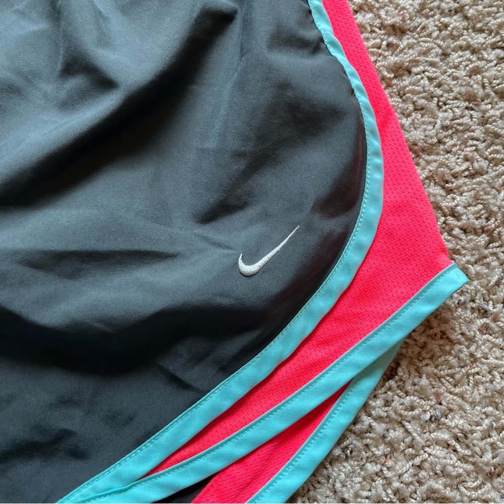 Nike Women’s Tempo Running Shorts Gray Pink - Picture 2 of 6